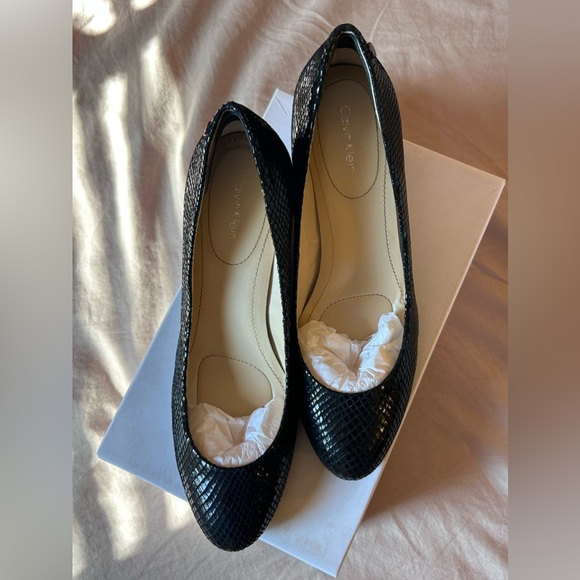 Calvin Klein Saxton Black Python Wedge Pumps- size 9.5 - Picture 6 of 10